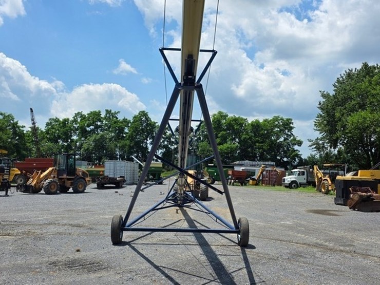 new-harvest-t862-8"x62'-transport-auger-image-23