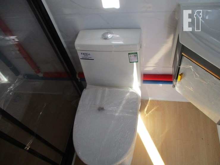 51"-x-79"-x-89"-bathroom-w/shower-image-9