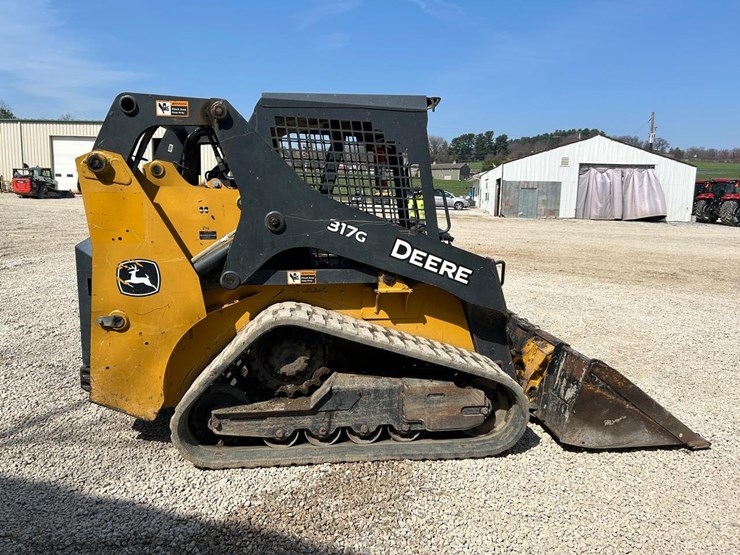 2019-deere-317g-image-5