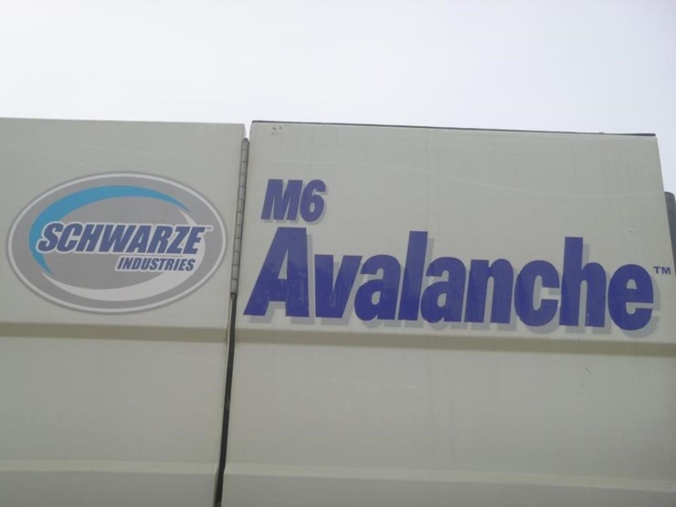 2016-freightliner-m2-106-image-5