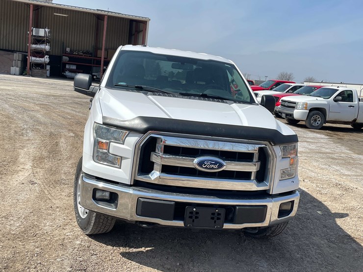 #5673-•-2015-f150-xlt-4x4-extended-cab-(has-wi-title)-image-2