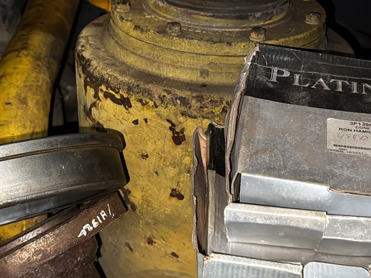 #263-•-steel-shelf-and-cat-engine-parts-image-20