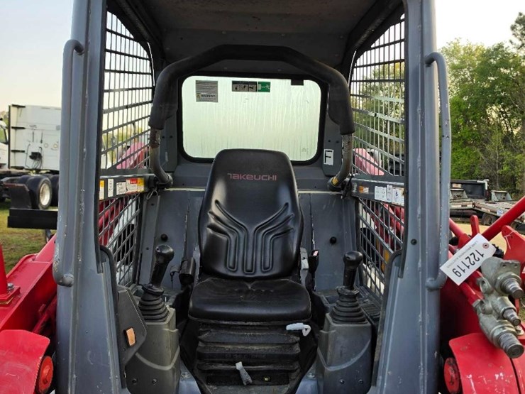 2022-takeuchi-tl8r2-image-9