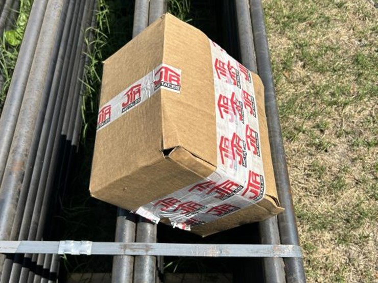 #121-•-(20)-continuous-fence-panels-w/-1-box-of-joints-image-3