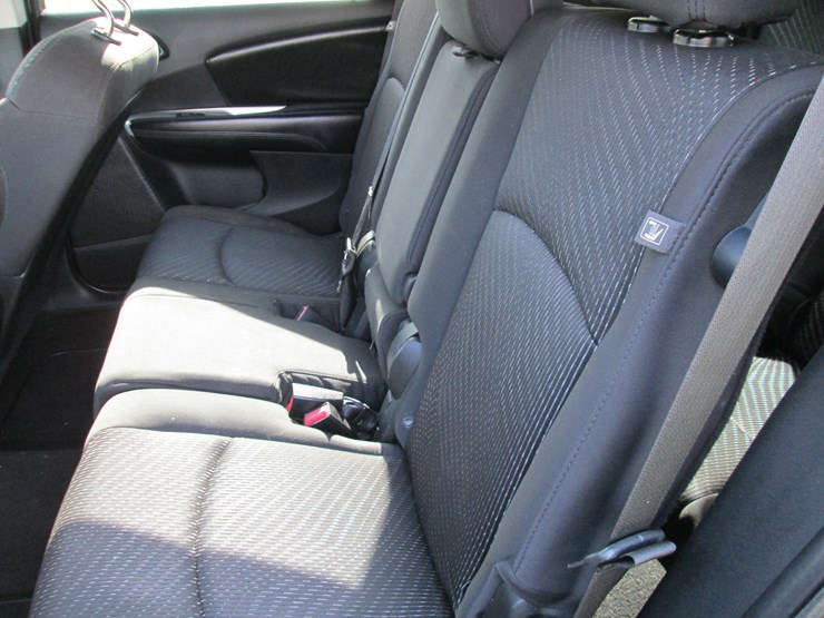 2014-dodge-journey-sxt-image-18