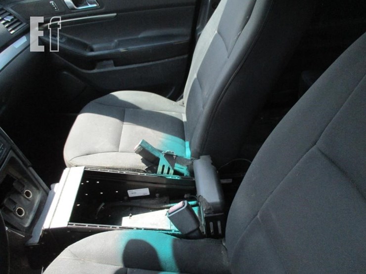 2016-ford-explorer-image-10