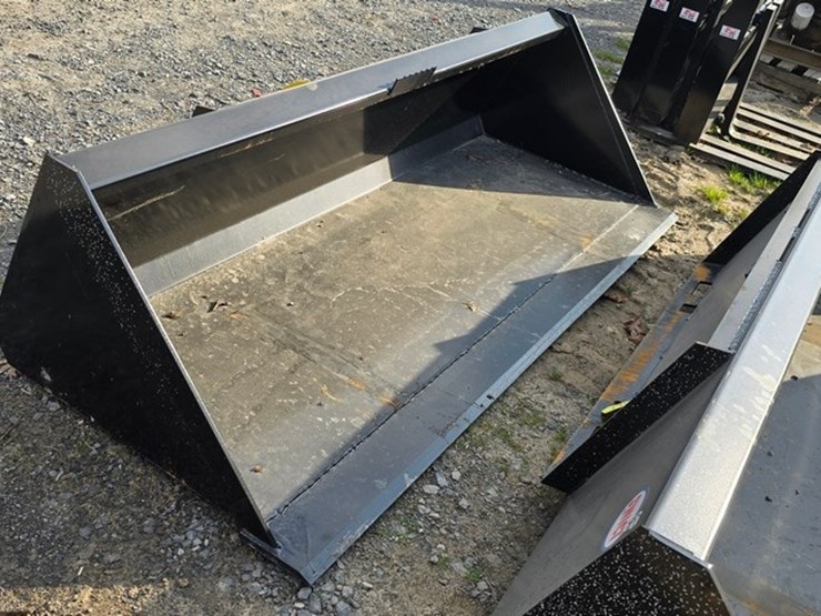 new-swict-78"-skidloader-bucket-image-4