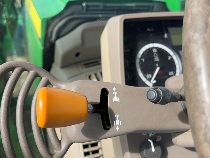 2018-john-deere-6145m-image-25