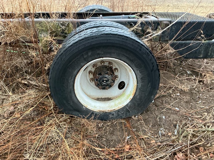 1995-freightliner-fl70-image-30