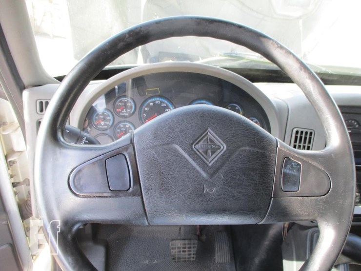 2013-international-durastar-4300-image-11