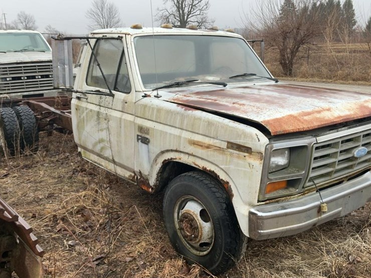 1984-ford-f350-image-5