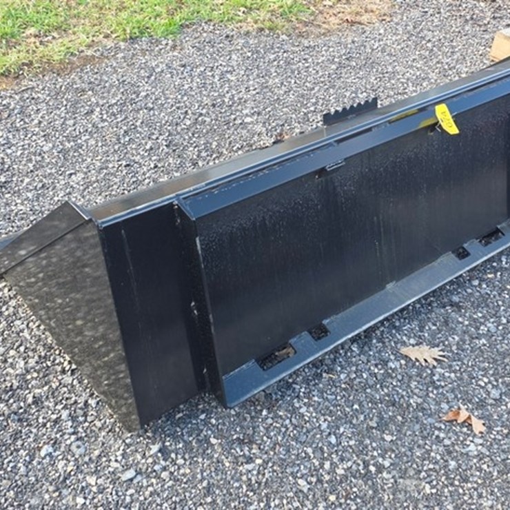 New Swict 60" Skidloader Bucket