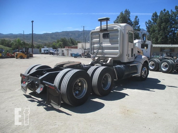 2012-peterbilt-386-image-3