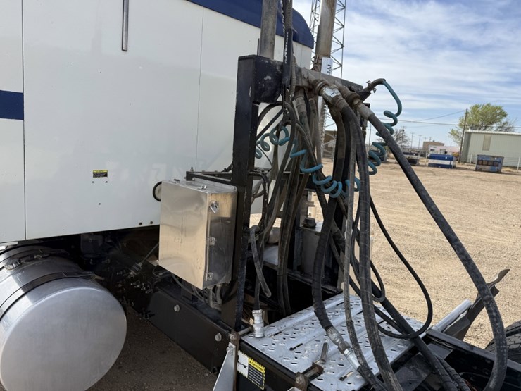 2015-mack-pinnacle-cxu613-image-8