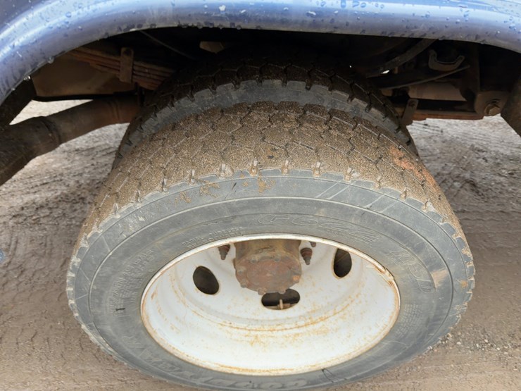 2012-ford-f550-xl-image-9