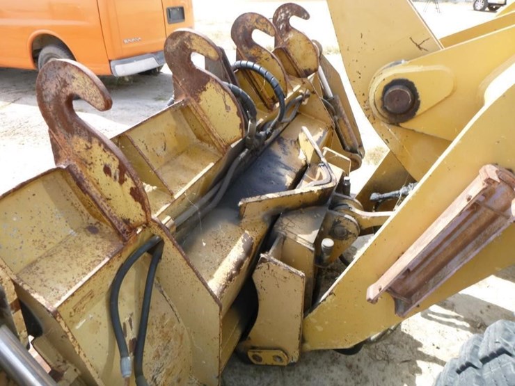 2004-caterpillar-924gz-image-21