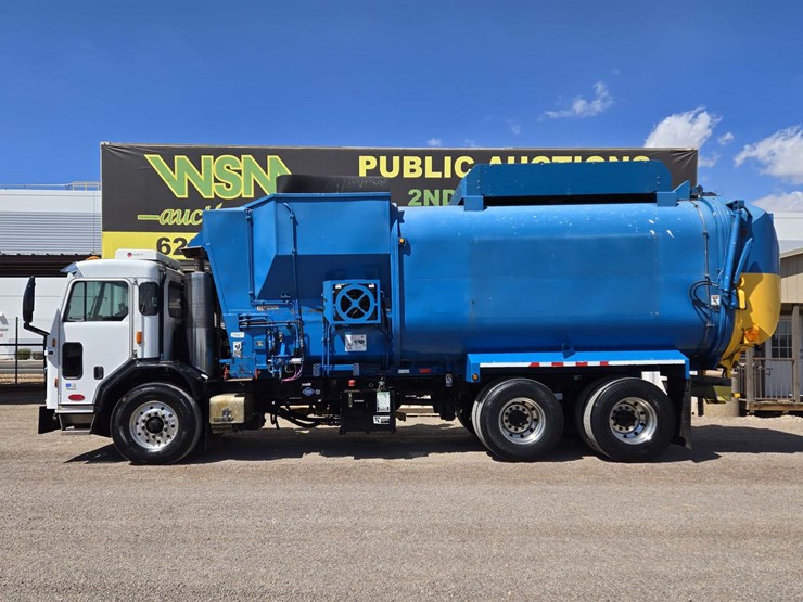 2018-peterbilt-520-image-1