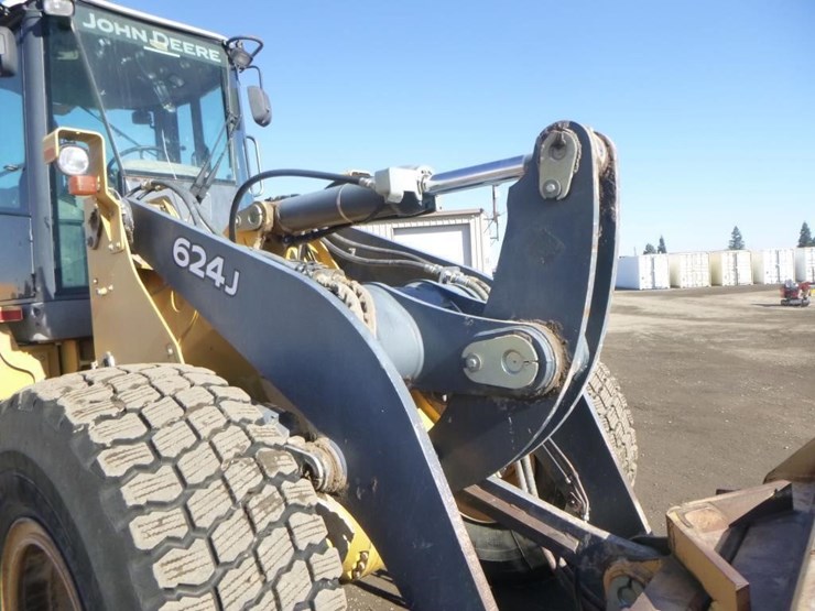 2005-deere-624j-image-17