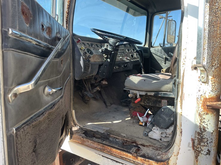 1987-ford-ltl9000-image-52