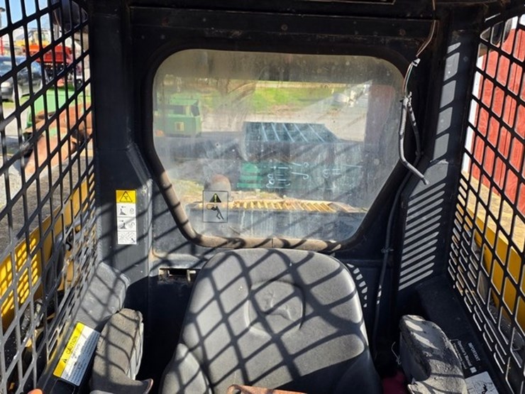 john-deere-270-image-35