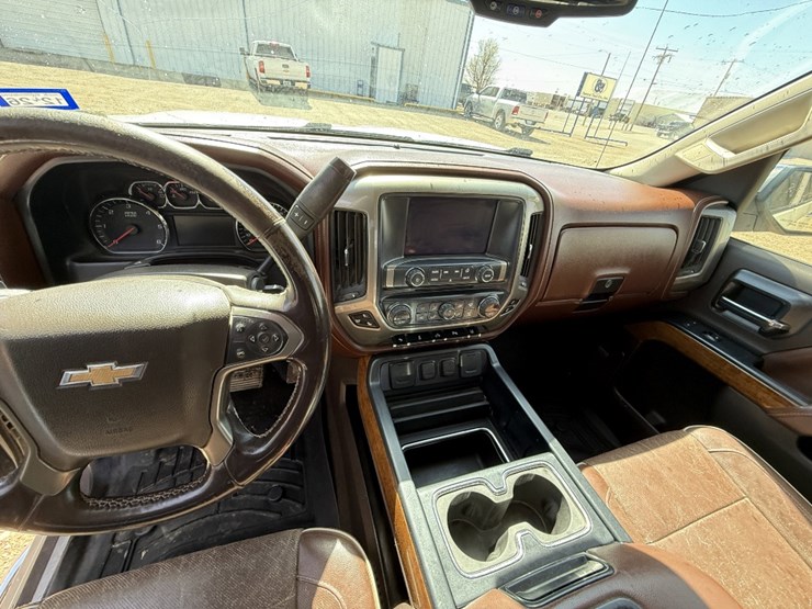 2014-chevrolet-silverado-1500-high-country-image-14