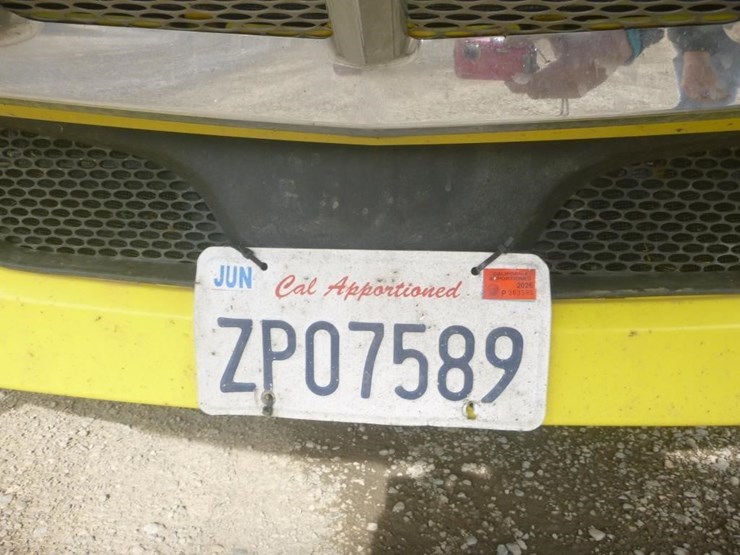 2024-peterbilt-579-image-32