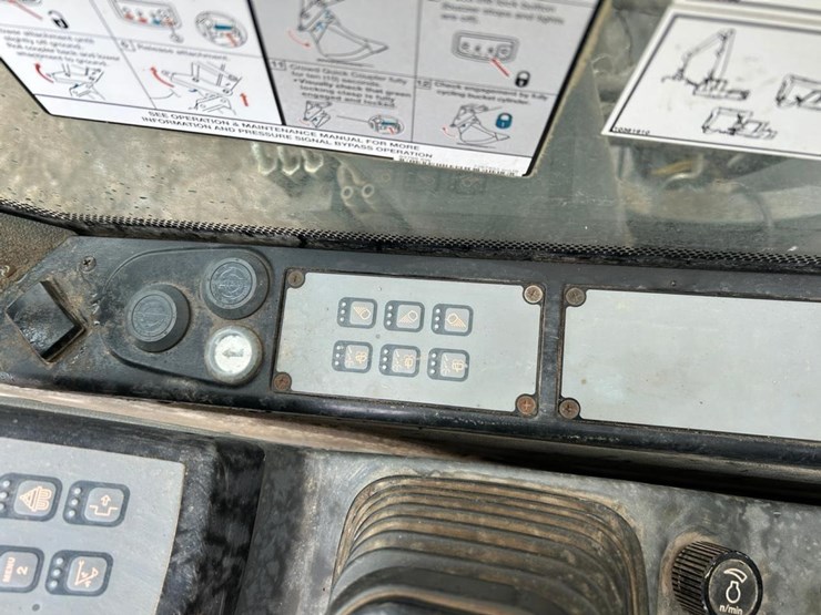 2016-liebherr-r946-lc-image-30