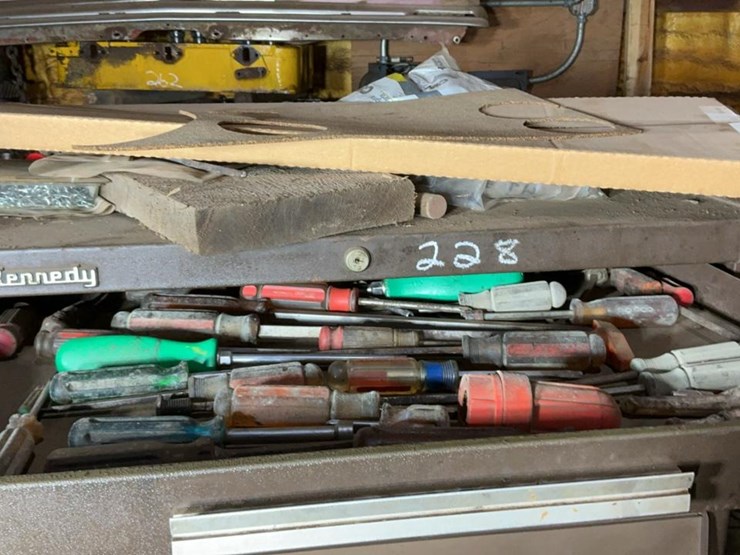 #228-•-tool-chest-and-contents-image-10