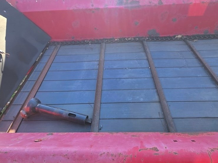 new-holland-155-image-16