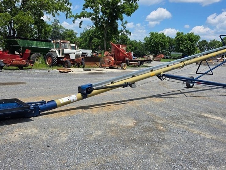 new-harvest-t862-8"x62'-transport-auger-image-1