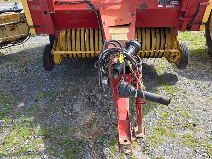 new-holland-853-image-19