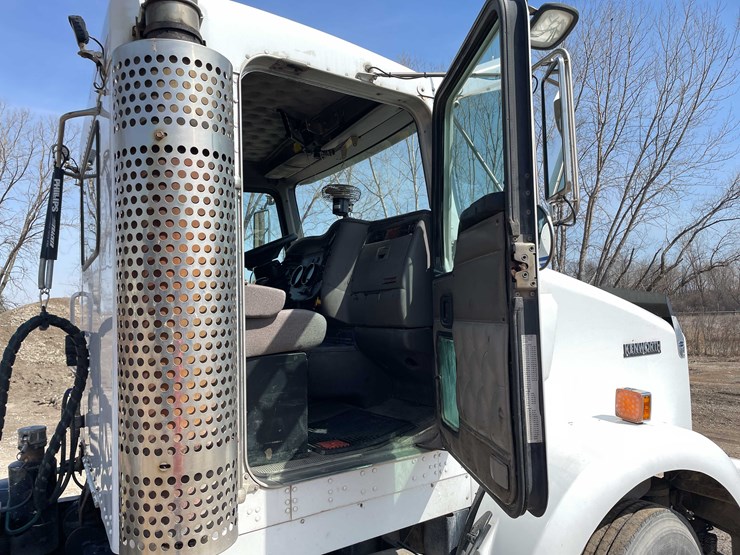 2004-kenworth-t800-image-88