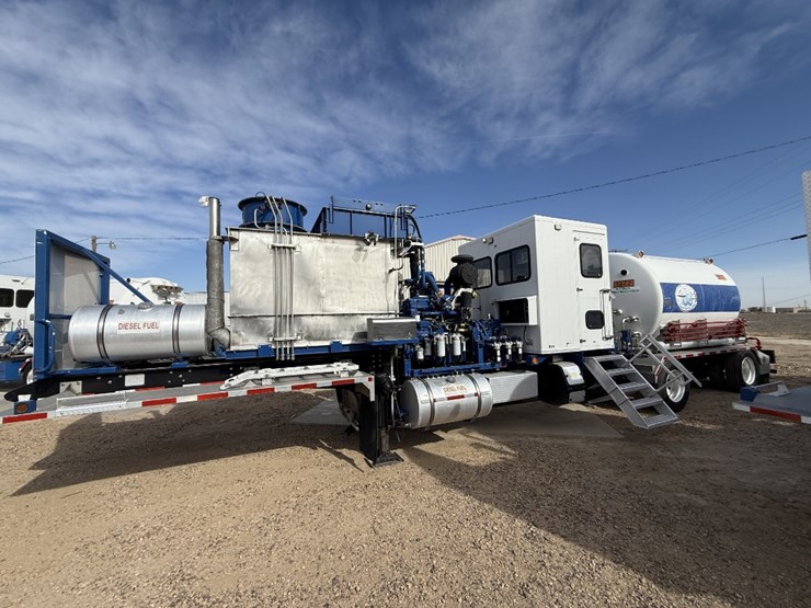 2013-cs&p-180k-scfh-10k-wp-nitrogen-pumper-mtd-on-2013-loadcraft-t/a-trailer-image-2