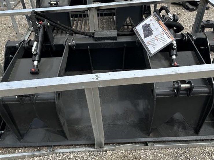 #25-•-skid-steer-rock-grapple-image-1