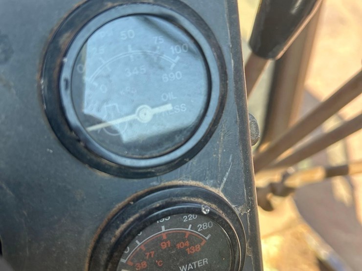 2011-deere-772g-image-44