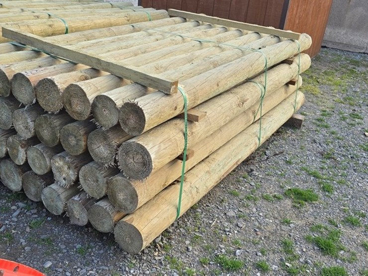 new-32-5x8-treated-fence-posts-image-3