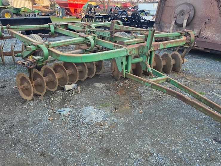 john-deere-210-image-1