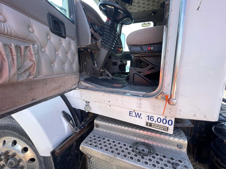 2004-kenworth-t800-image-62