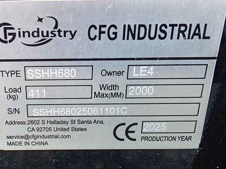 new-cfg-skidloader-rock-hammer-image-5