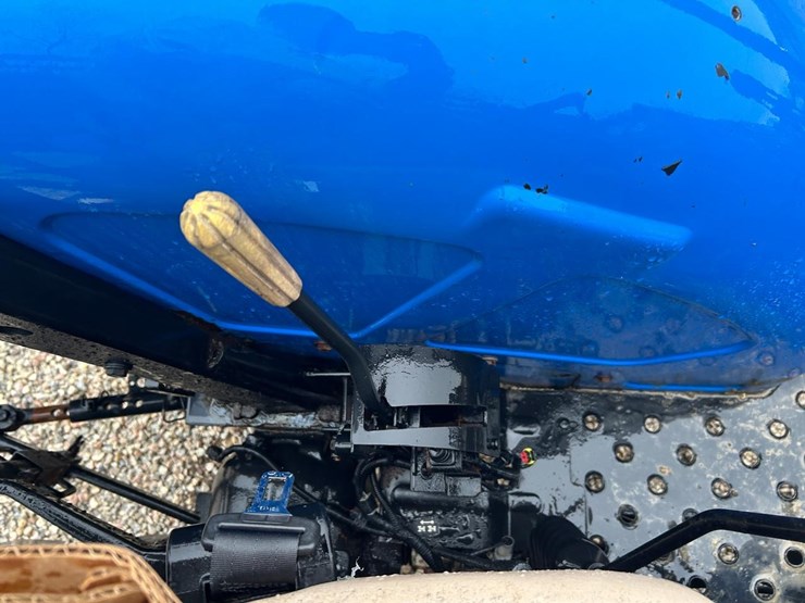 2016-new-holland-workmaster-70-image-29