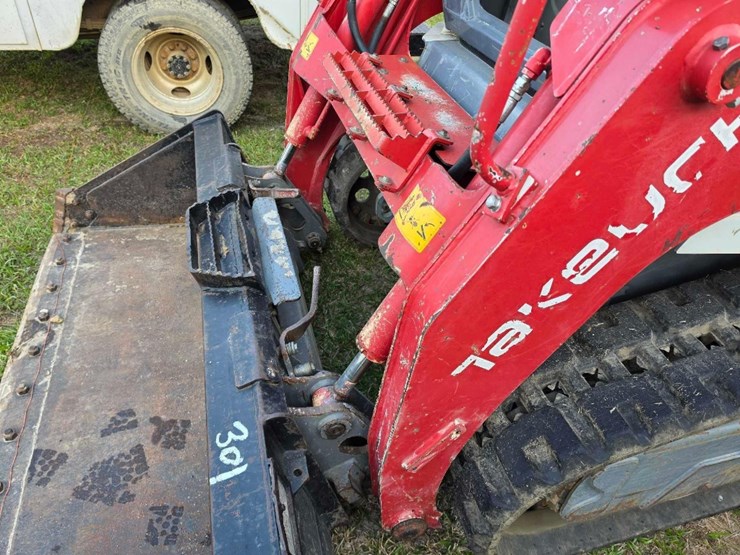 2022-takeuchi-tl8r2-image-8