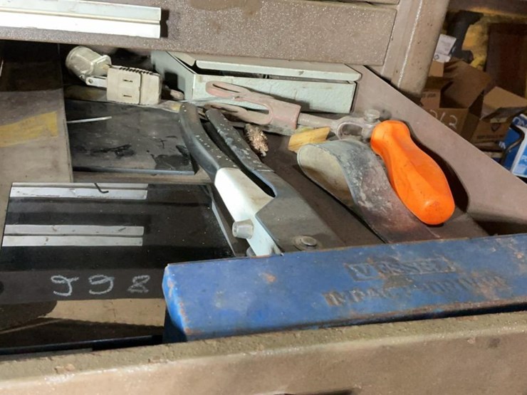 #228-•-tool-chest-and-contents-image-15