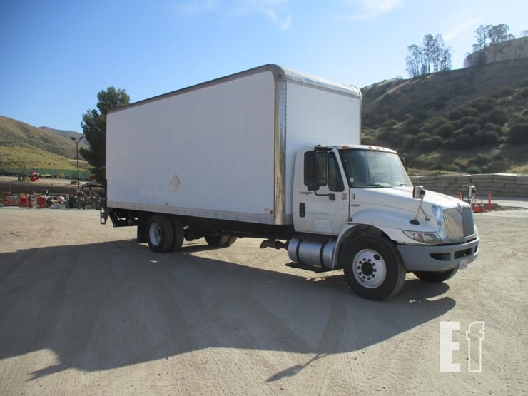 2013-international-durastar-4300-image-2