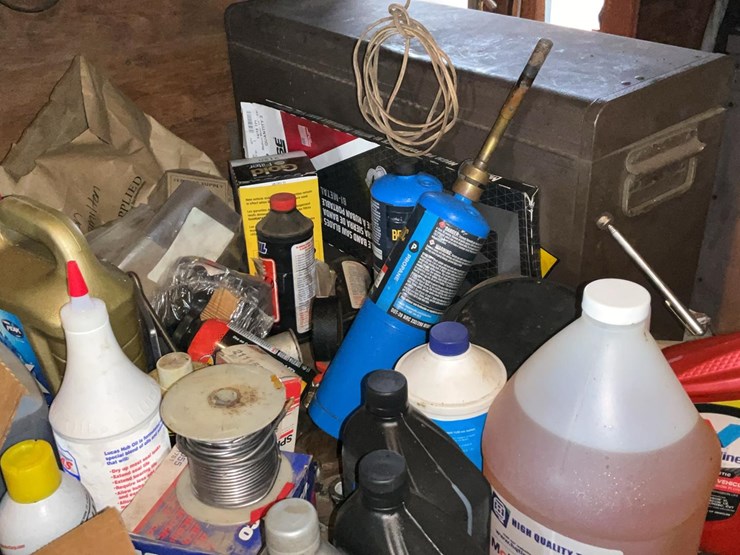 #266-•-tool-chest,-oils,-torches-and-parts-image-5