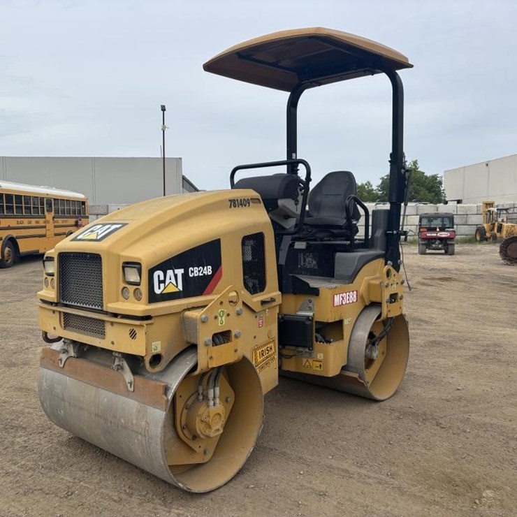 2002 CATERPILLAR CB24B
