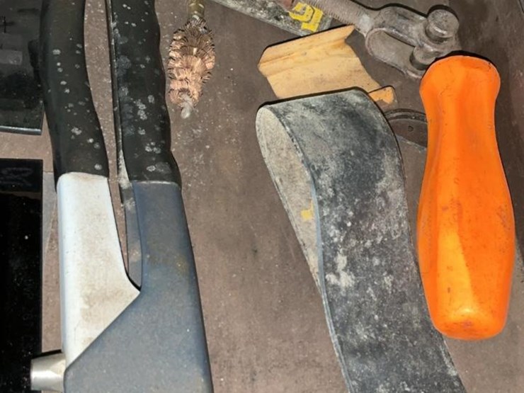 #228-•-tool-chest-and-contents-image-16