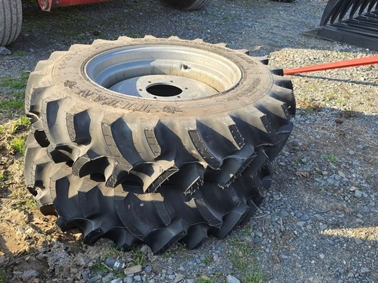 new-2-titan-9.5-20-tires-&-rims-image-2