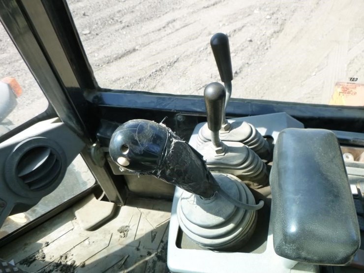 2004-caterpillar-924gz-image-15