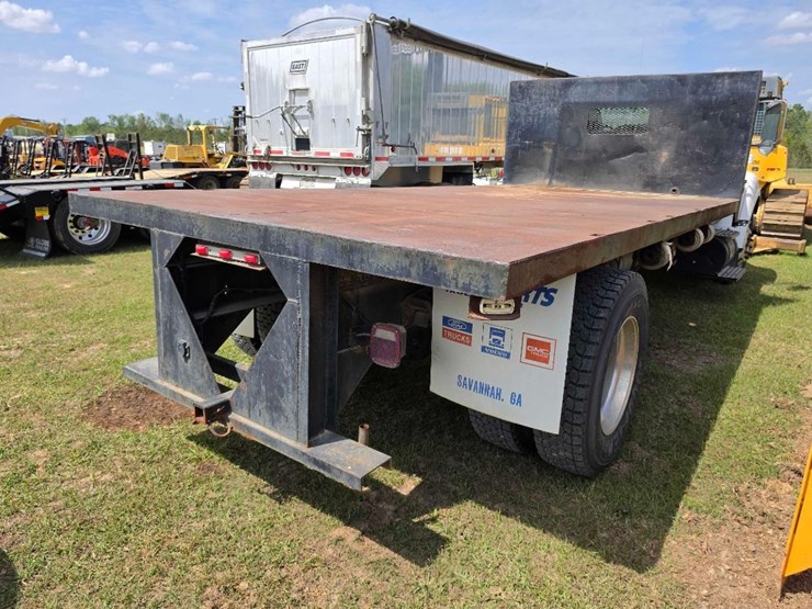 2006-ford-f650-xlt-image-3