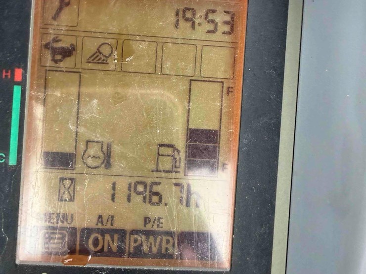 2016-deere-35g-image-18